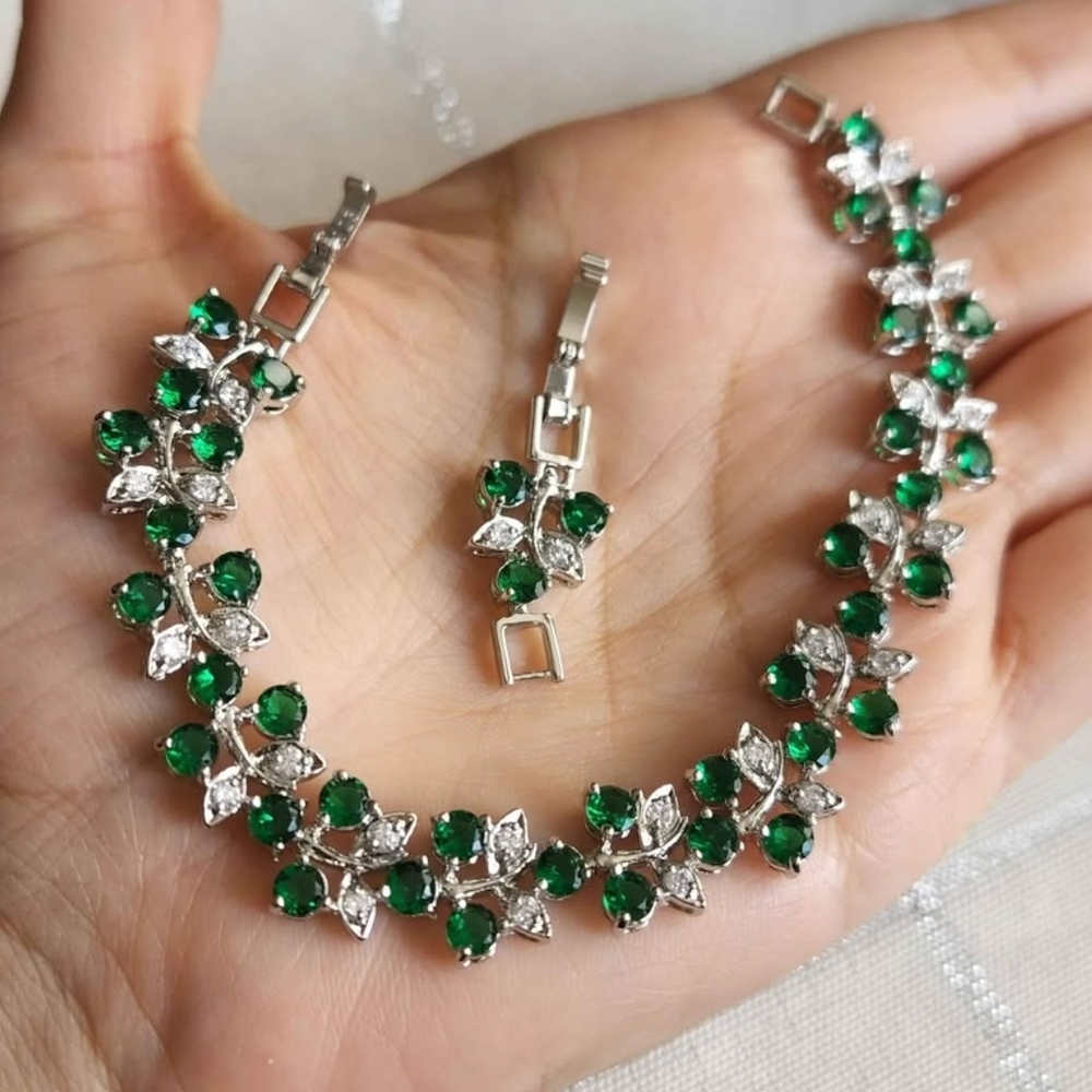 New 925 Silver Round Cut Cut Emerald Diamond Flower Bracelet with Extender